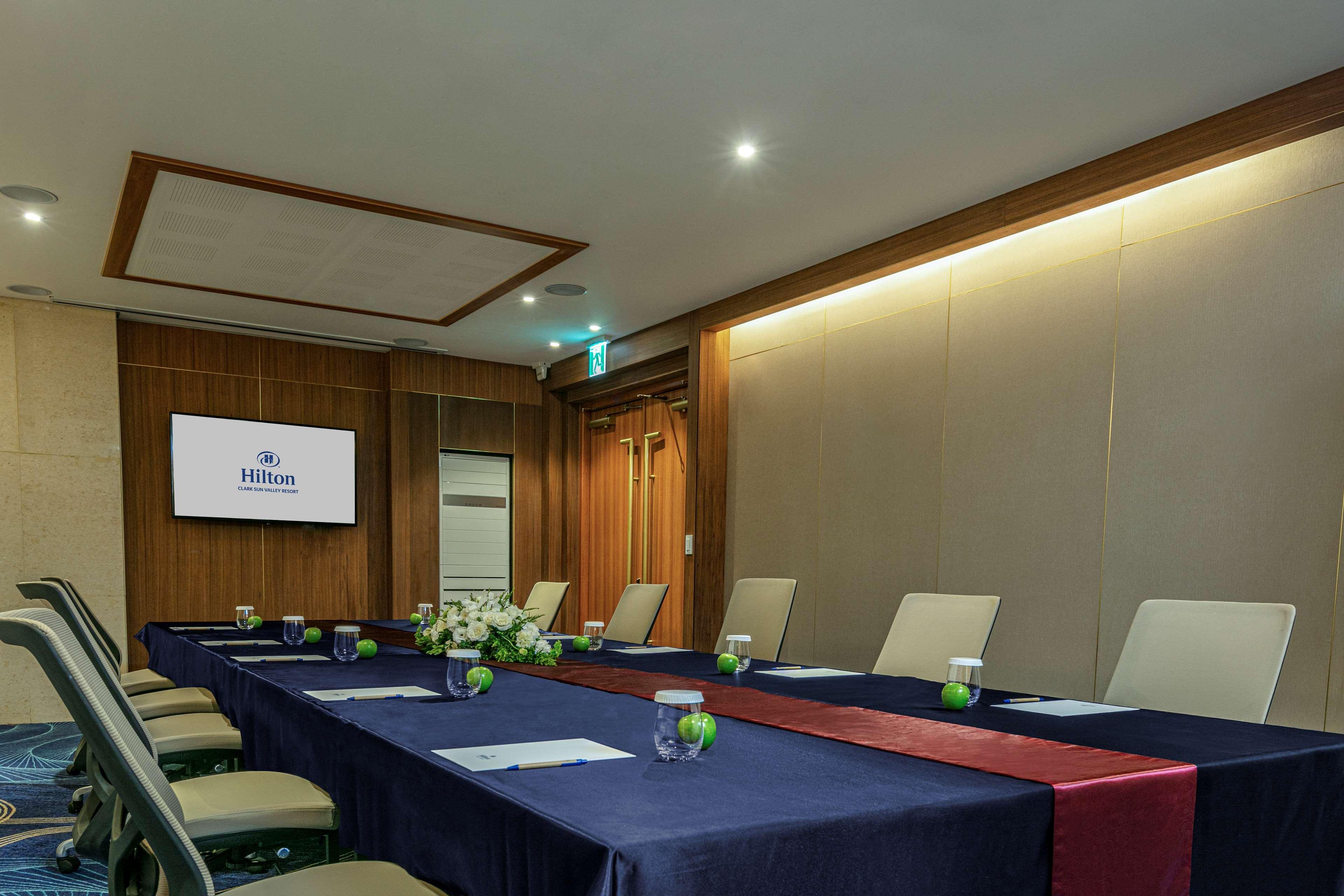 Hilton Clark Sun Valley Resort Clark Field Ngoại thất bức ảnh