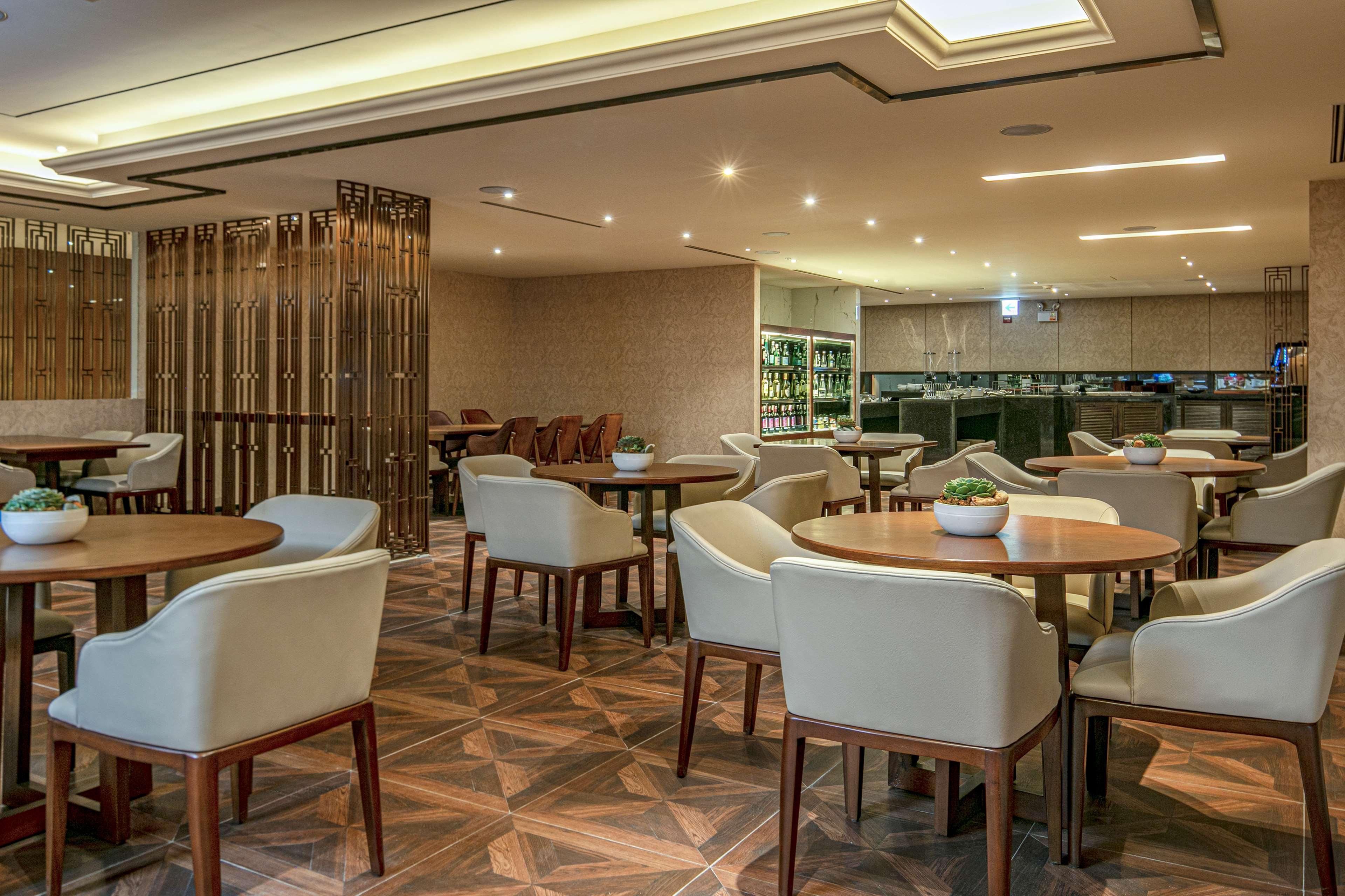 Hilton Clark Sun Valley Resort Clark Field Ngoại thất bức ảnh