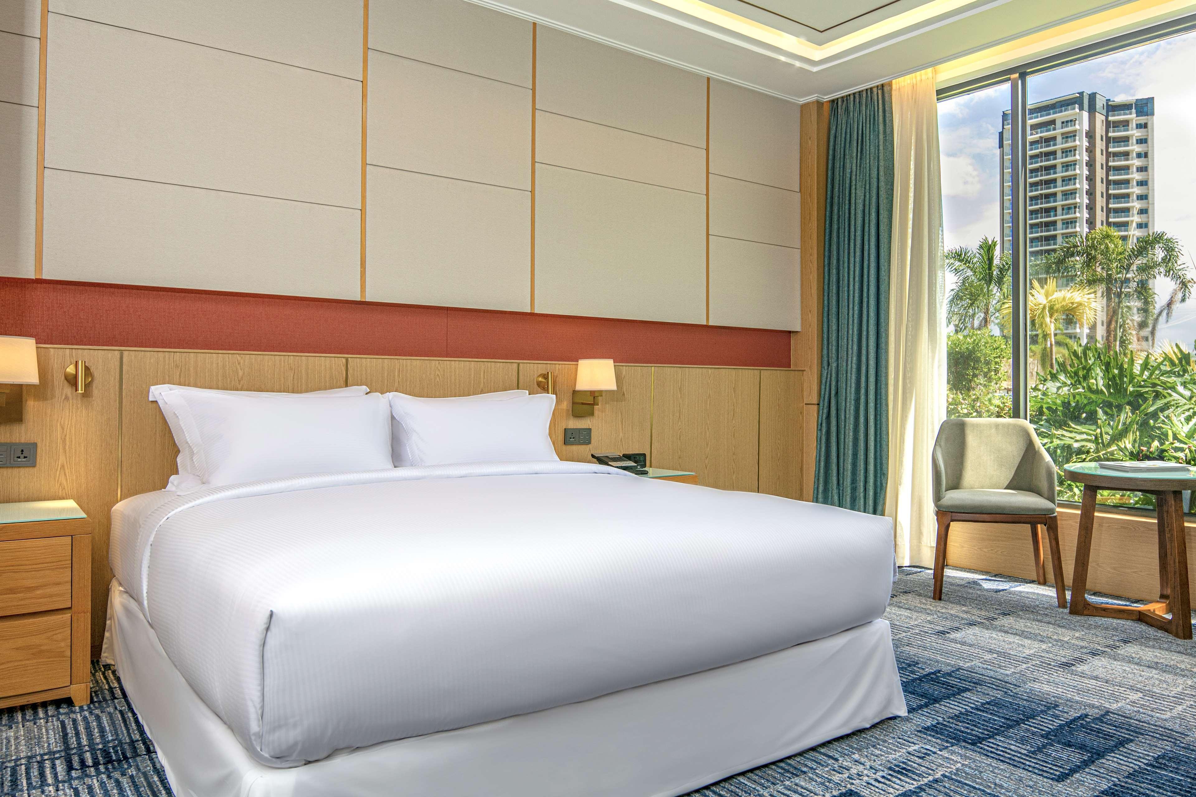 Hilton Clark Sun Valley Resort Clark Field Ngoại thất bức ảnh