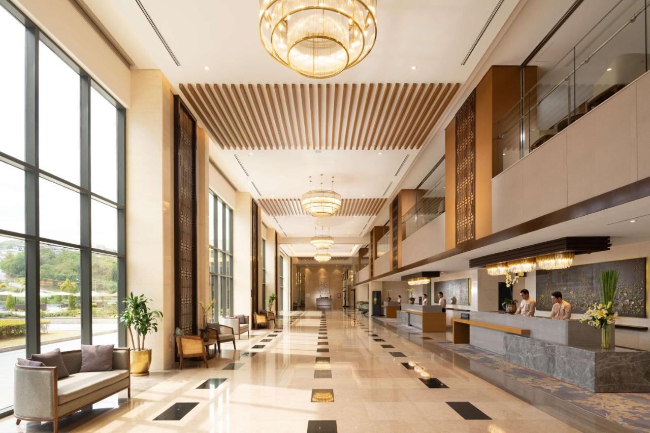 Hilton Clark Sun Valley Resort Clark Field Ngoại thất bức ảnh