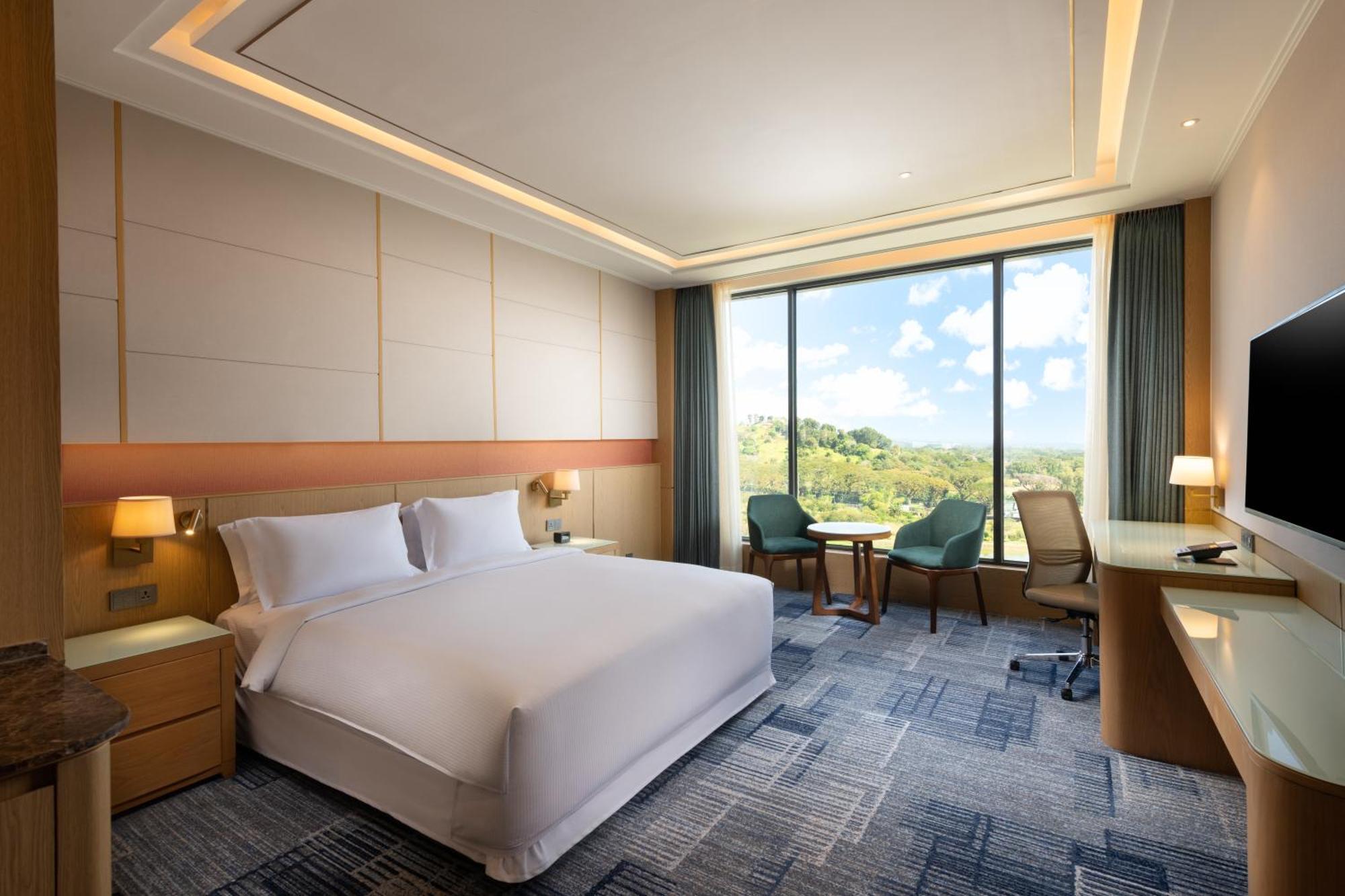 Hilton Clark Sun Valley Resort Clark Field Ngoại thất bức ảnh