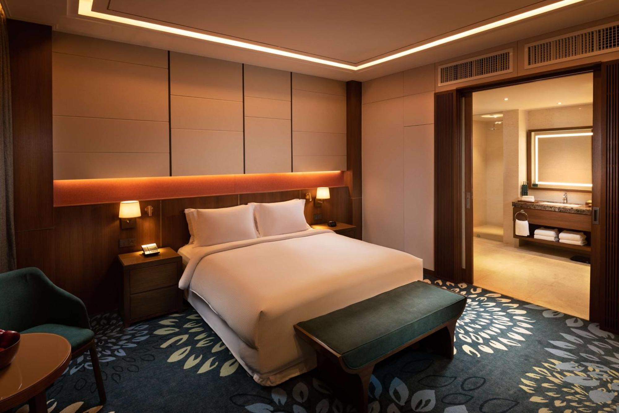 Hilton Clark Sun Valley Resort Clark Field Ngoại thất bức ảnh