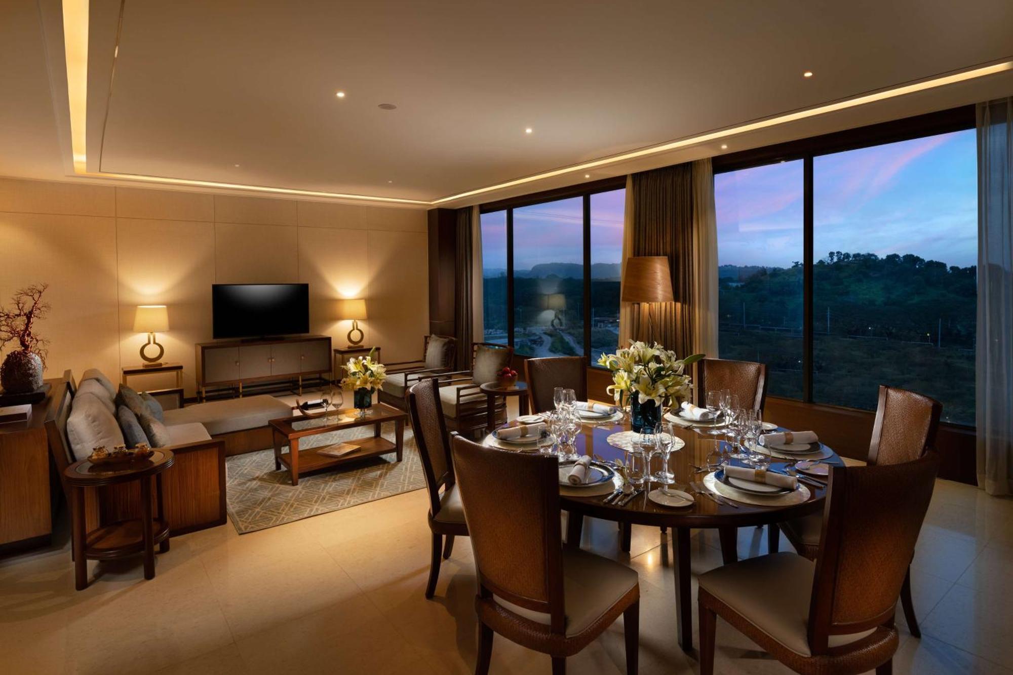Hilton Clark Sun Valley Resort Clark Field Ngoại thất bức ảnh
