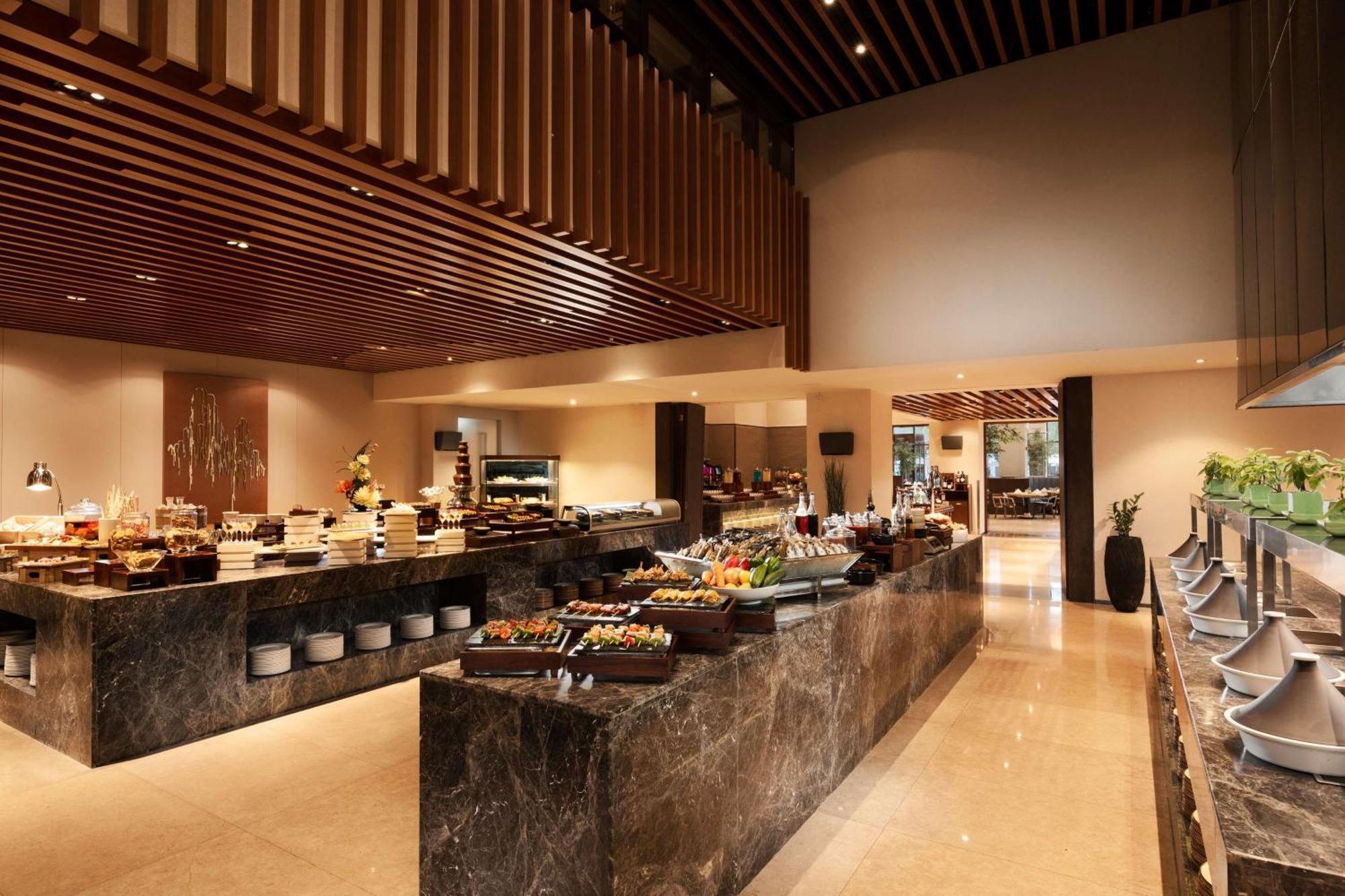 Hilton Clark Sun Valley Resort Clark Field Ngoại thất bức ảnh